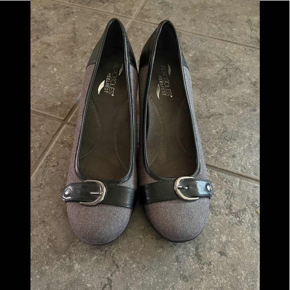 New without tags. Gray and black rounded toe pumps.